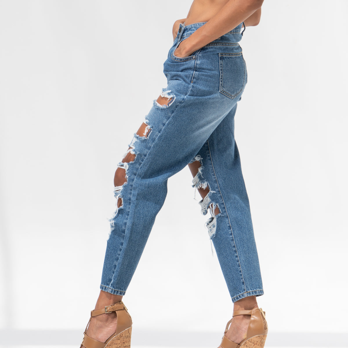 Mom Fit Distress Jeans